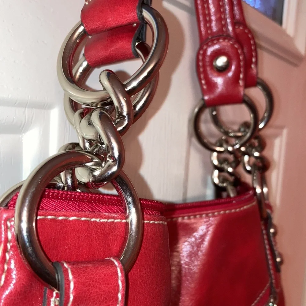 KATHY VAN ZEELAND.GORGEOUS RED PURSE! VERY WELL MADE. LIKE NEW. - Picture 5 of 16